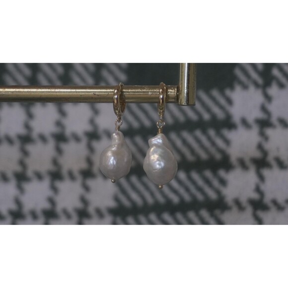 Freshwater Pearl Earrings - Picture 1 of 5